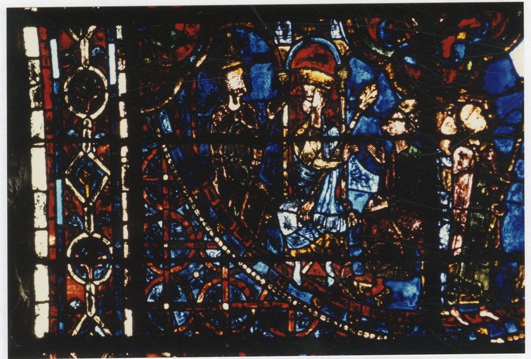 verrière n°18 (verrière de la vie de saint Thomas Becket), détail du panneau 23 (entrevue de Thomas Becket avec le roi Louis VII)