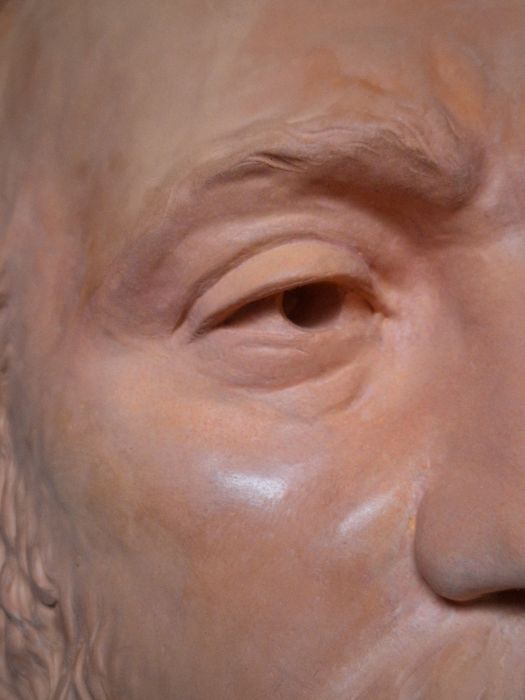 sculpture : portrait en buste de Gambetta, détail
