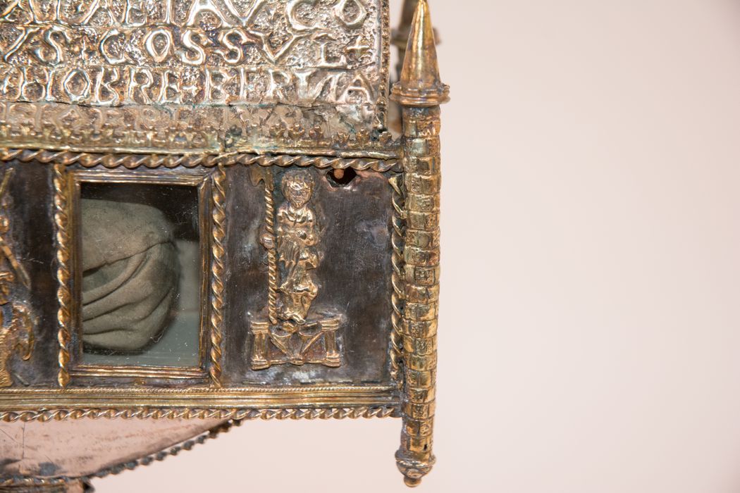 reliquaire (coffret-reliquaire), détail