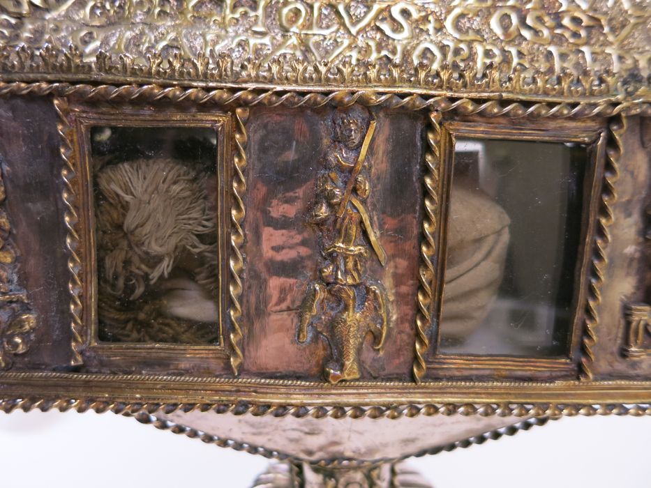 reliquaire (coffret-reliquaire), détail