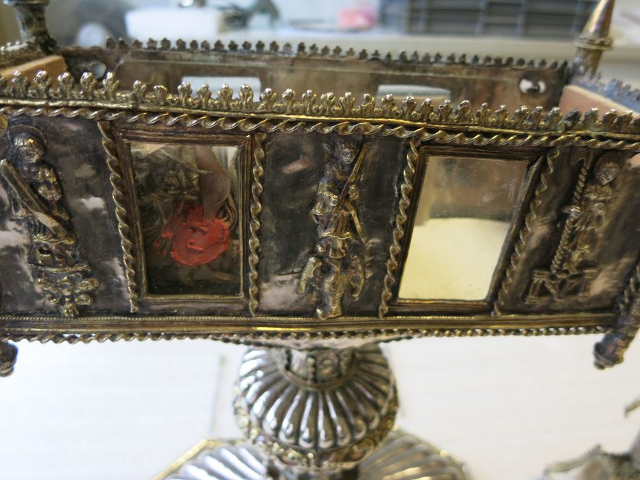 reliquaire (coffret-reliquaire), détail