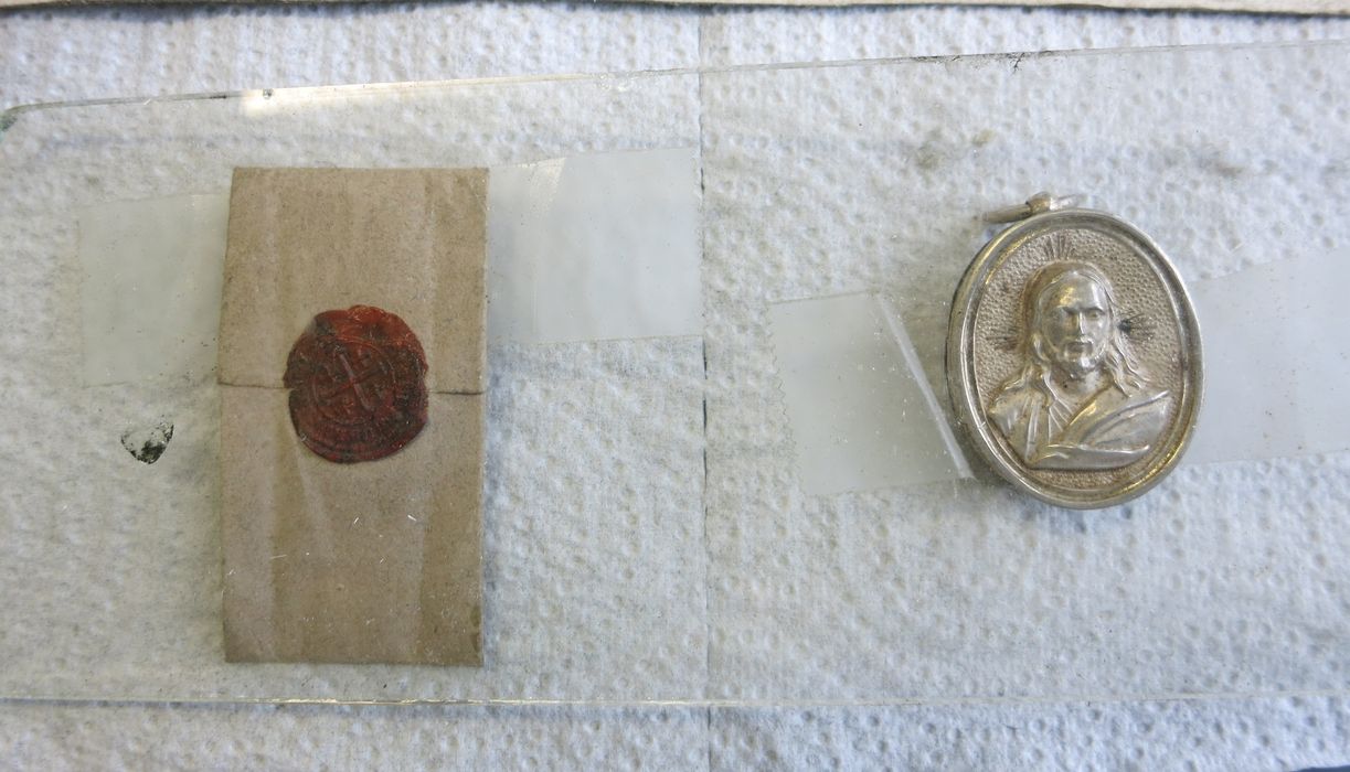 reliquaire (coffret-reliquaire), détail