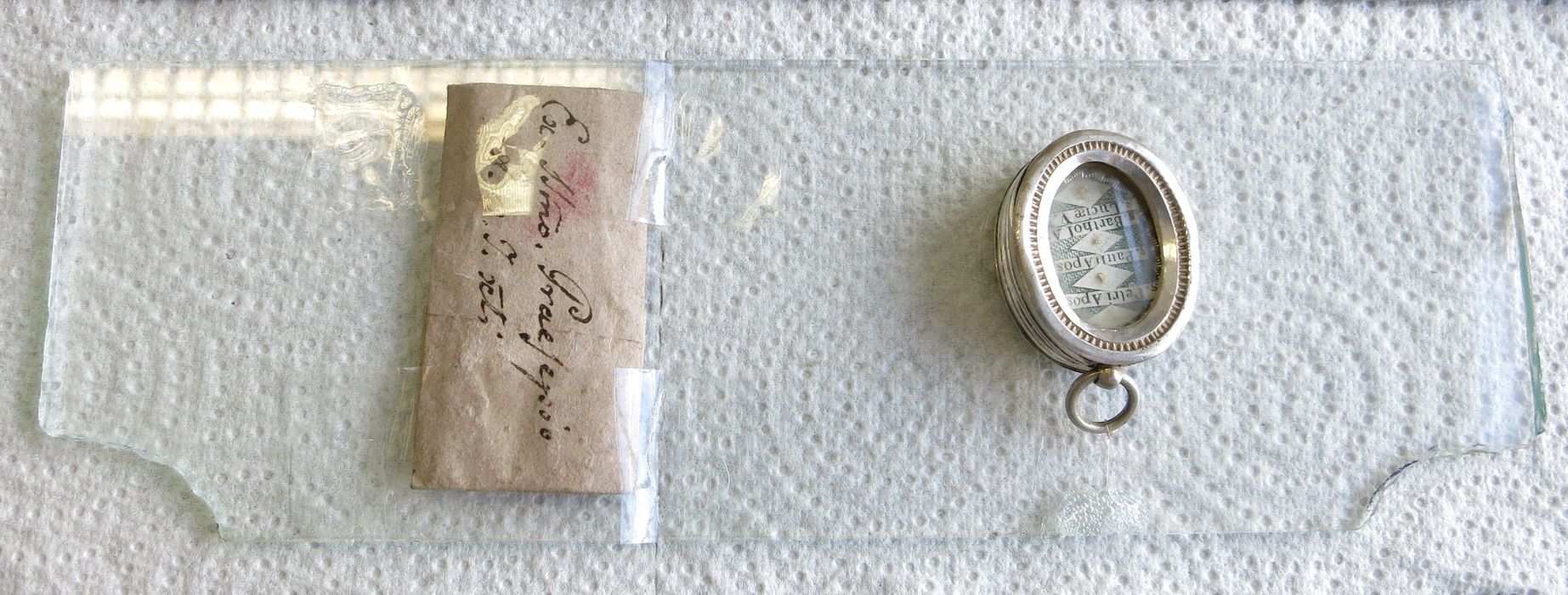 reliquaire (coffret-reliquaire), détail