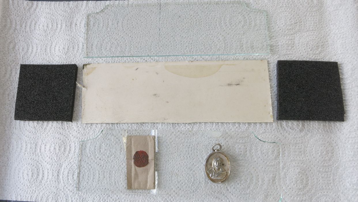 reliquaire (coffret-reliquaire), détail