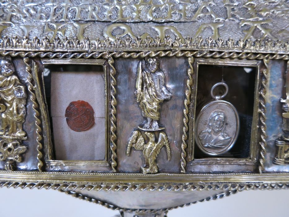 reliquaire (coffret-reliquaire), détail