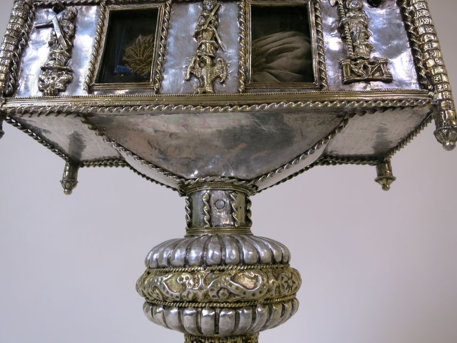 reliquaire (coffret-reliquaire), détail