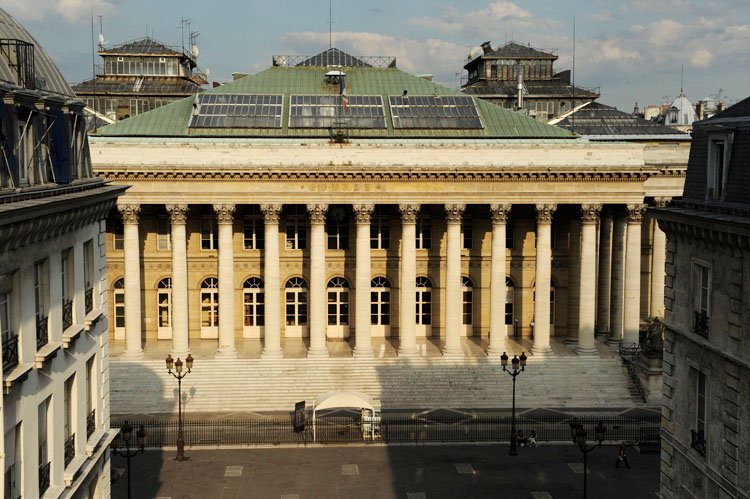 Façade ouest depuis la rue de la Bourse