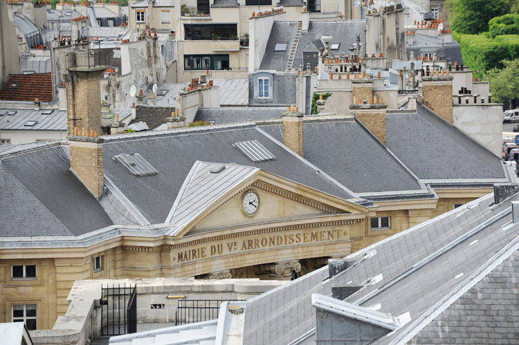 Toits de Paris. La mairie du 5e arrondissement