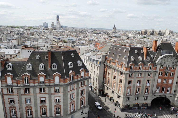 Panorama de Paris. La rue Dauphine depuis le quai des Grands-Augustins