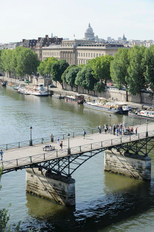 Le pont des Arts et la Monnaie de Paris depuis le quai François-Mitterrand