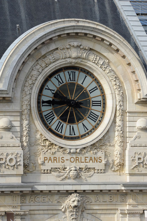 Horloge façade nord côté amont. Paris-Orléans