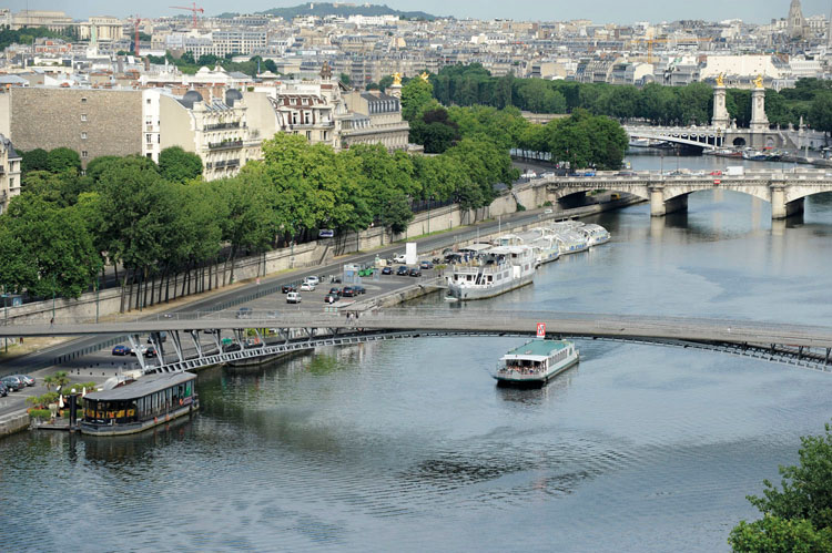 Enfilade de ponts depuis l'avenue du Général-Lemonnier