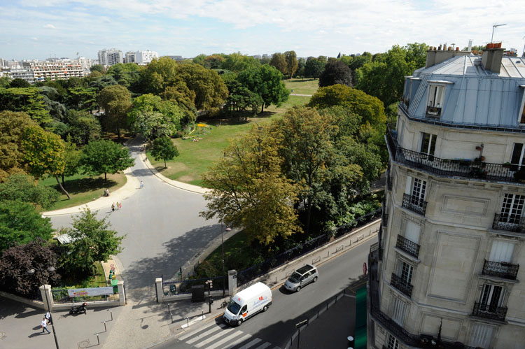 L'entrée du parc Montsouris depuis la rue Saint-Yves