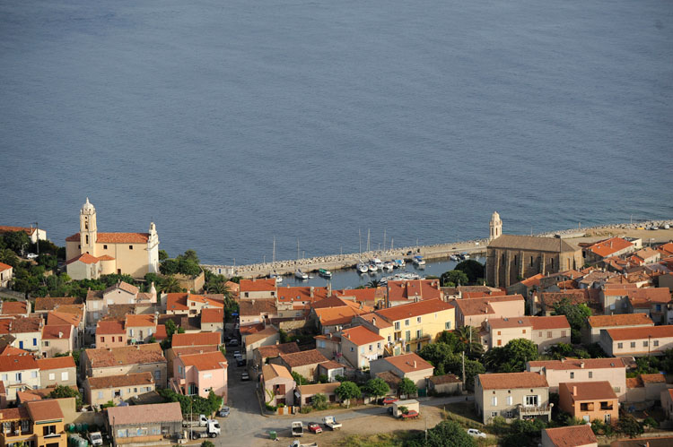 Églises Saint-Spyridon et de l'Assomption depuis le nord