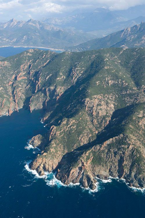Punta Muvrareccia vers le golfe de Galéria. Littoral escarpé