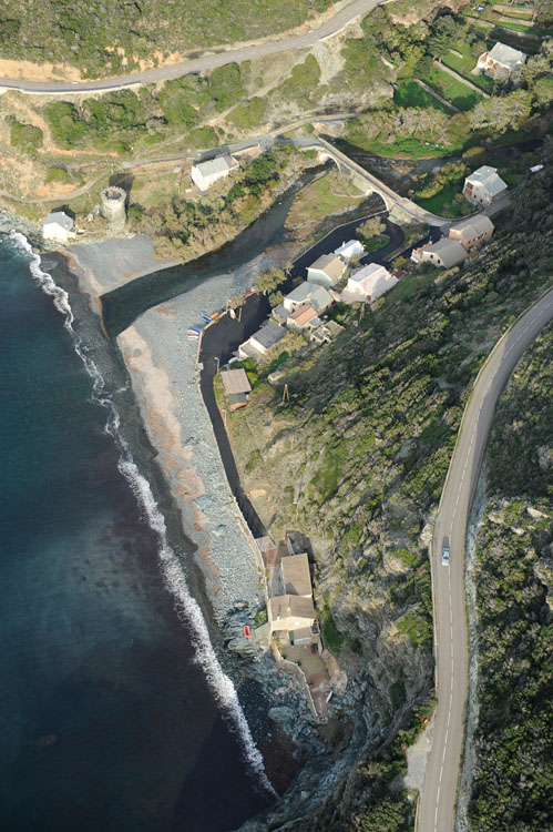 Plage et tour génoise de Negro depuis le sud-ouest