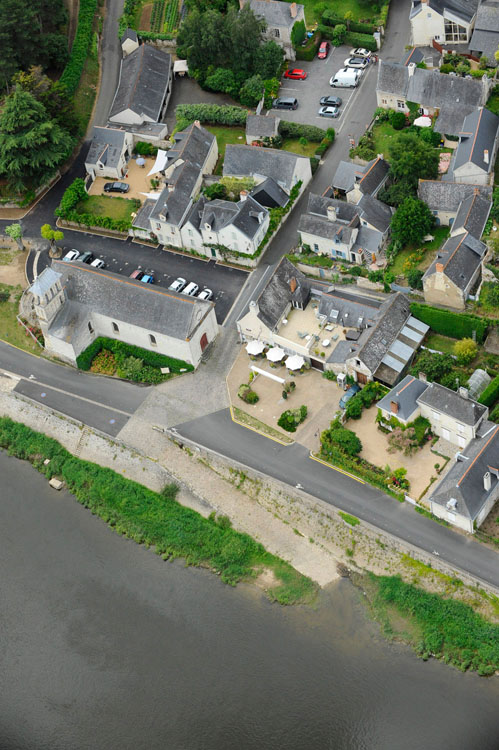 Bords de Loire. Église de Thoureil depuis le nord