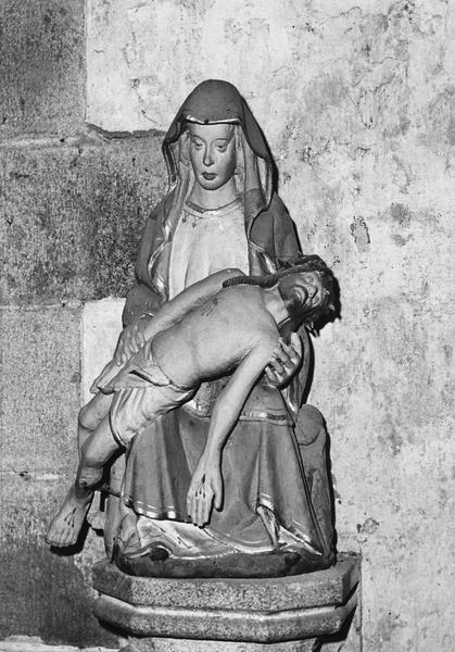 statue : Vierge de Pitié - © Ministère de la Culture (France), Médiathèque du patrimoine et de la photographie, tous droits réservés