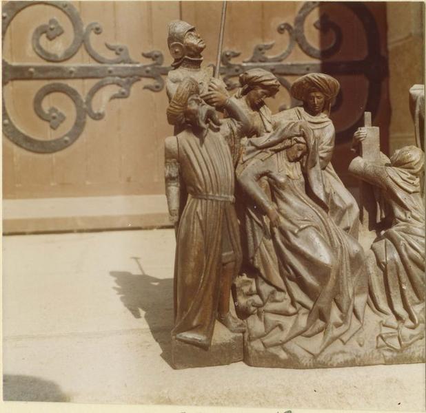 tableau (triptyque), bas-relief : Crucifixion (la), détail
