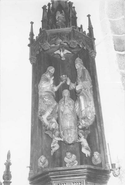 niche, groupe sculpté : couronnement de la Vierge (le), vue générale