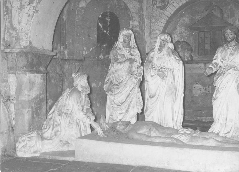 statue : mise au tombeau (la), vue partielle