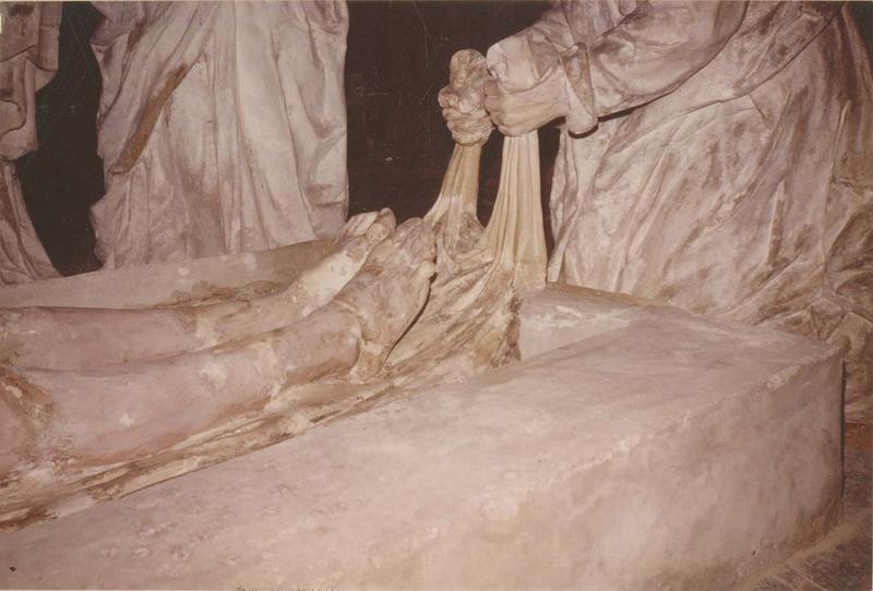 statue : mise au tombeau (la), détail