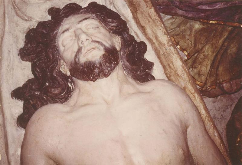 statue : mise au tombeau (la), vue partielle