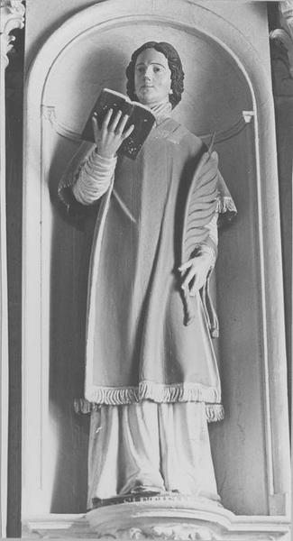 statue : saint Etienne, vue générale