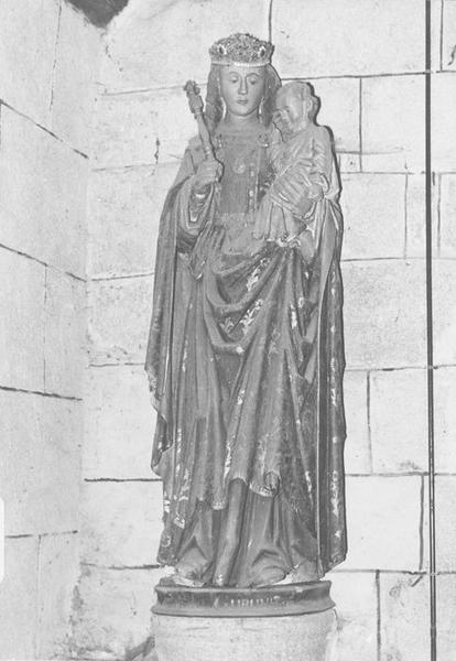 statue : Vierge à l'enfant, vue générale