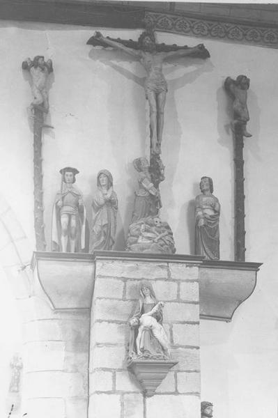 groupe sculpté : crucifixion (la), vue générale