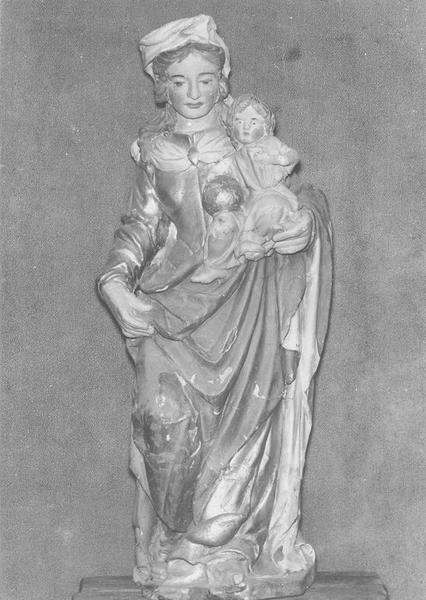 statue : Vierge à l'enfant, vue générale - © Ministère de la Culture (France), Archives départementales des Côtes-d’Armor, Conservation des antiquités et des objets d’art – Tous droits réservés