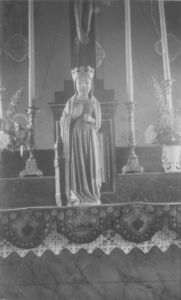 statue : sainte Barbe, vue générale
