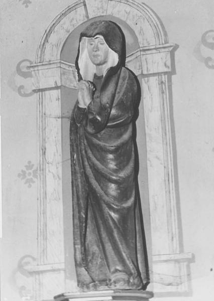 statue : Vierge du calvaire, vue générale