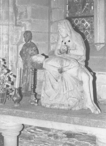 groupe sculpté : Vierge de Pitié, vue générale