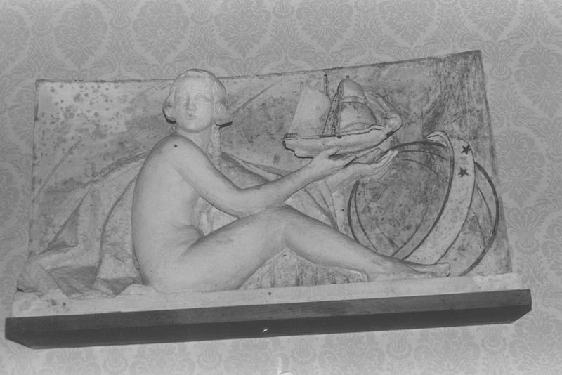 haut-relief : conquête des connaissances universelles (science et navigation), vue générale - © Ministère de la Culture (France), Médiathèque du patrimoine et de la photographie (objets mobiliers), tous droits réservés