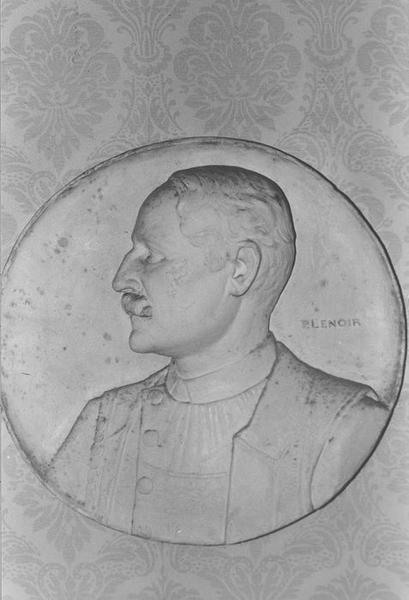 relief (médaillon) : Théodore Botrel, vue générale - © Ministère de la Culture (France), Médiathèque du patrimoine et de la photographie (objets mobiliers), tous droits réservés