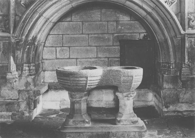 fonts baptismaux, vue générale