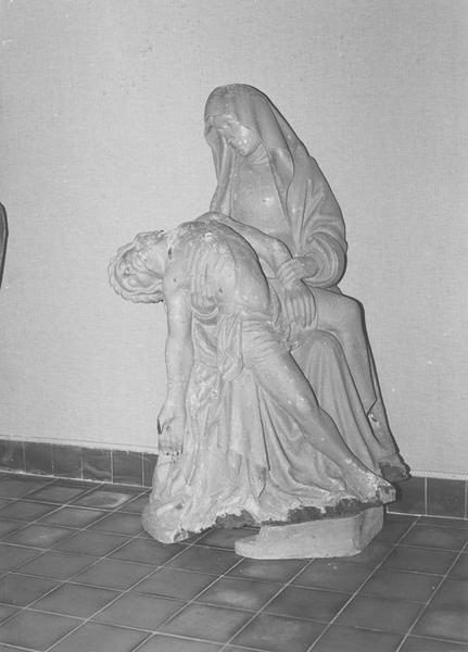 groupe sculpté : Vierge de Pitié, vue générale