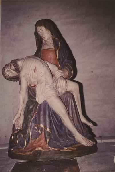 groupe sculpté : Vierge de Pitié, vue générale