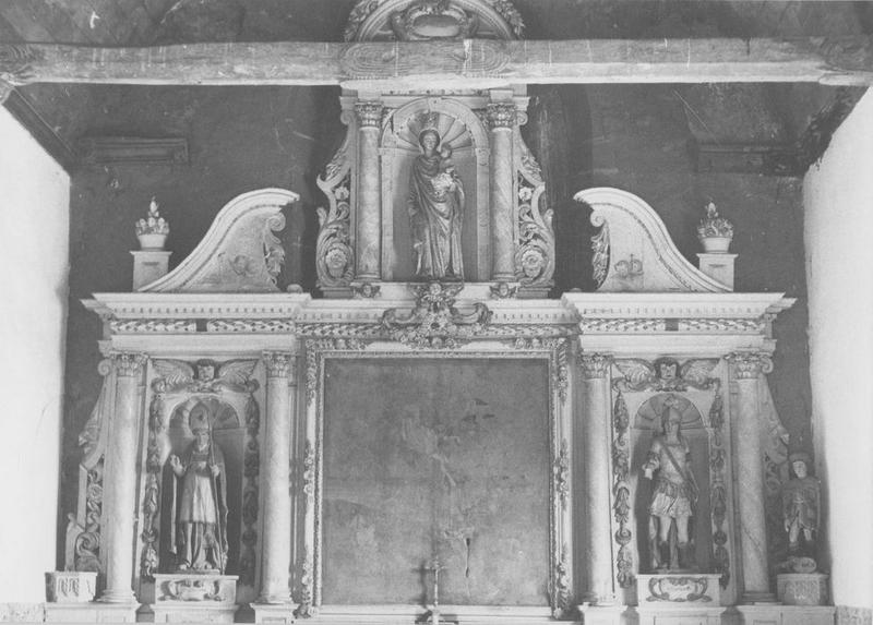 retable, tableau, statues (3) : descente de croix, saint Symphorien, saint Guillaume, Vierge à l'enfant, vue générale