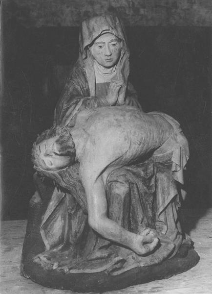groupe sculpté : Vierge de Pitié, vue générale - © Ministère de la Culture (France), Médiathèque du patrimoine et de la photographie, diffusion RMN-GP