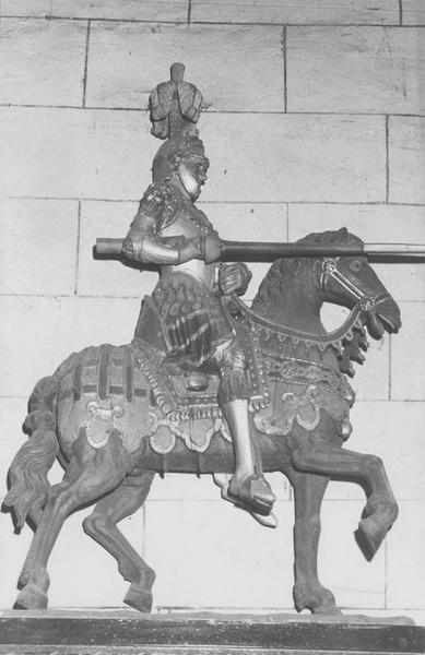 statue : saint Georges, vue générale - © Ministère de la Culture (France), Archives départementales des Côtes-d’Armor, Conservation des antiquités et des objets d’art – Tous droits réservés