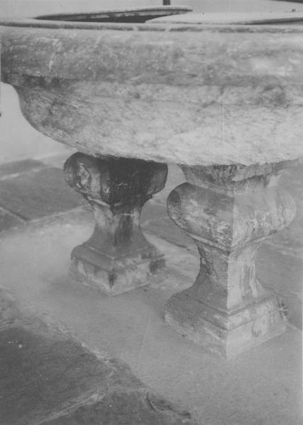 fonts baptismaux, vue générale