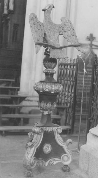 lutrin (aigle-lutrin), vue générale