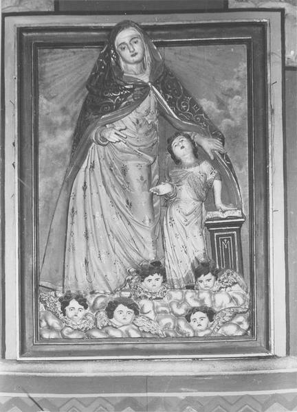 bas-relief : sainte Anne et la Vierge, vue générale - © Ministère de la Culture (France), Archives départementales des Côtes-d’Armor, Conservation des antiquités et des objets d’art – Tous droits réservés