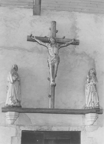 poutre de gloire : Christ en croix entre la Vierge et saint Jean, vue générale - © Ministère de la Culture (France), Médiathèque du patrimoine et de la photographie (objets mobiliers), tous droits réservés