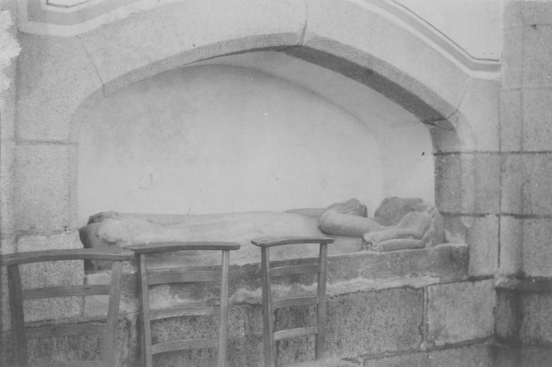 statue (gisant), vue générale