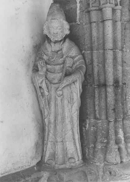statue : saint Pierre, vue générale