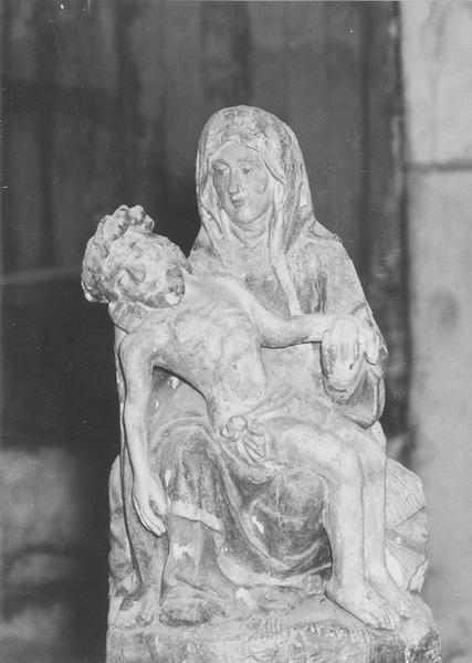 groupe sculpté : Vierge de Pitié, vue générale - © Ministère de la Culture (France), Médiathèque du patrimoine et de la photographie (objets mobiliers), tous droits réservés