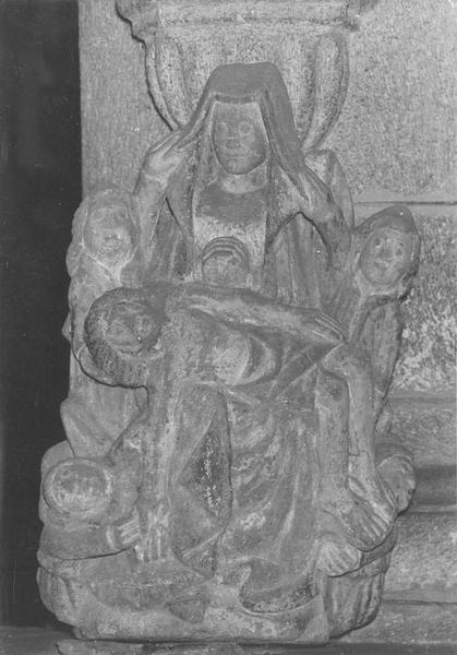 groupe sculpté : Vierge de Pitié, vue générale